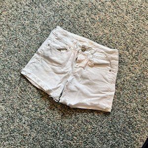 Flattering and fitted! American Eagle white stretch jean shorts - Size 2